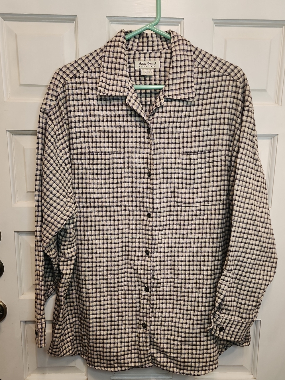 Eddie Bauer Vintage LongSleeve Flannel Black,Tan,Gray Check Button Shirt Pockets